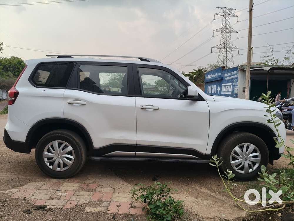Mahindra Scorpio-n  Z6 With Sunroof Diesel 2023