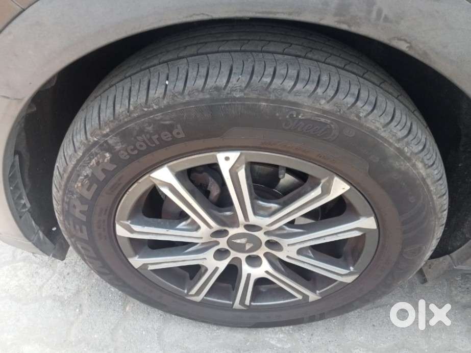 Mahindra Xuv700 2.2 Ax 7 Diesel At Luxury Pack Str, 2021, Diesel