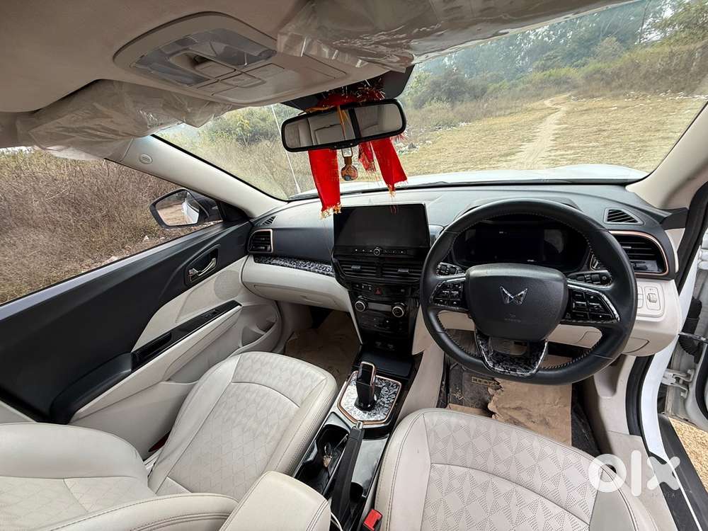 Mahindra Xuv400 Ev 2024 Electric Well Maintained