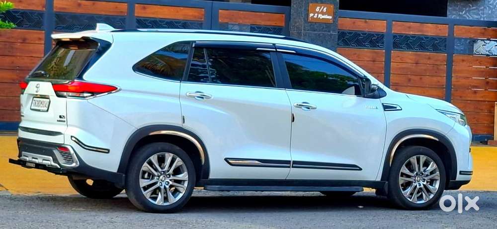 Toyota Innova Hycross 2.0 Zx Hybrid 7 Str, 2025, Petrol