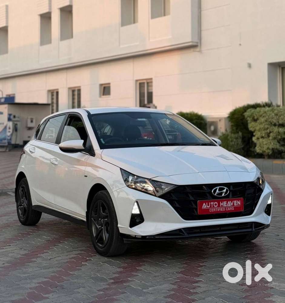 Hyundai I20 Sportz 1.2 Ivt, 2023, Petrol