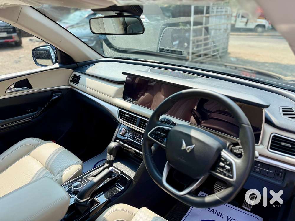 Mahindra Xuv700 2.2 Ax 7 Diesel At Luxury Pack Str, 2022, Diesel