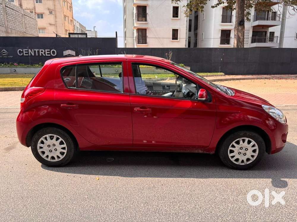 Well Maintained Less Driven I20 For Sale Direct Owner