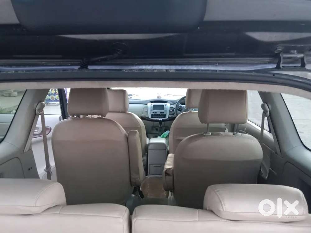 Toyota Innova 2012