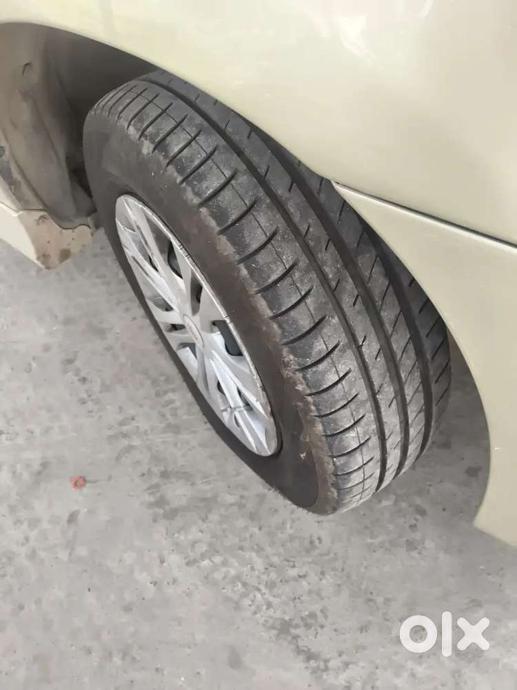 Toyota Innova 2009 Diesel Good Condition
Insurance:new
Tyres:80%