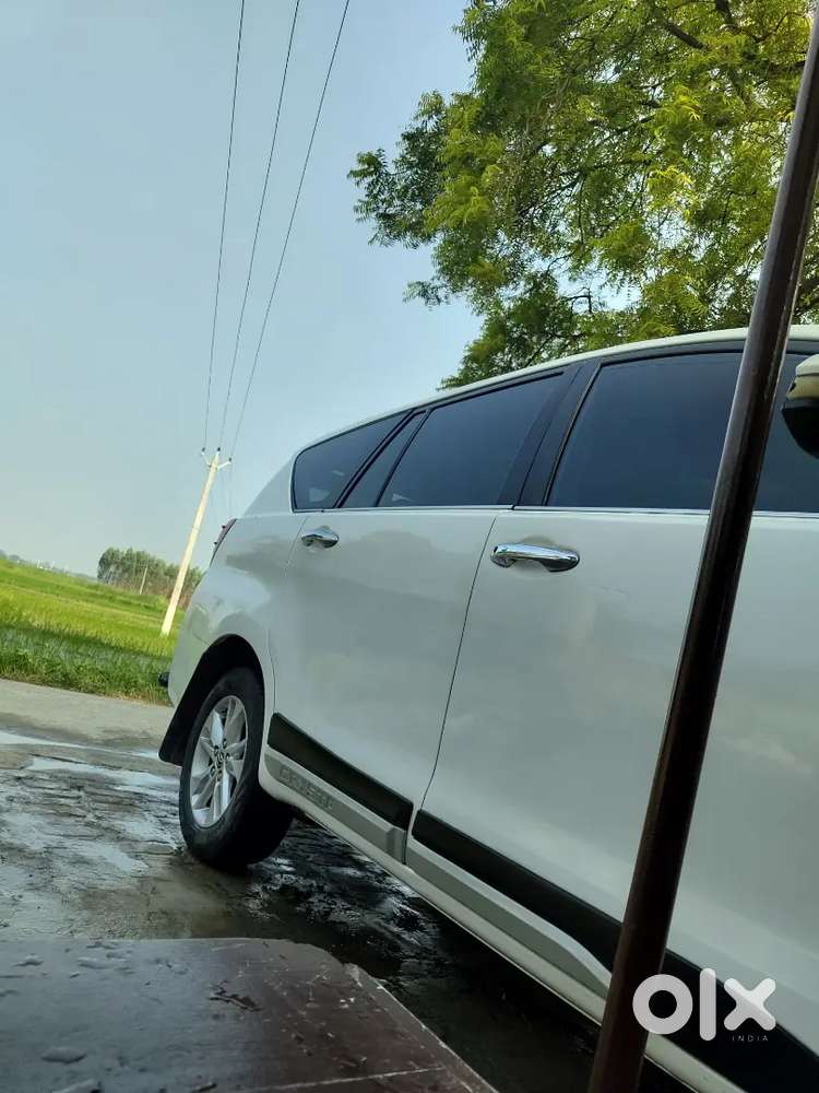 Toyota Innova Crysta 2017 Variant