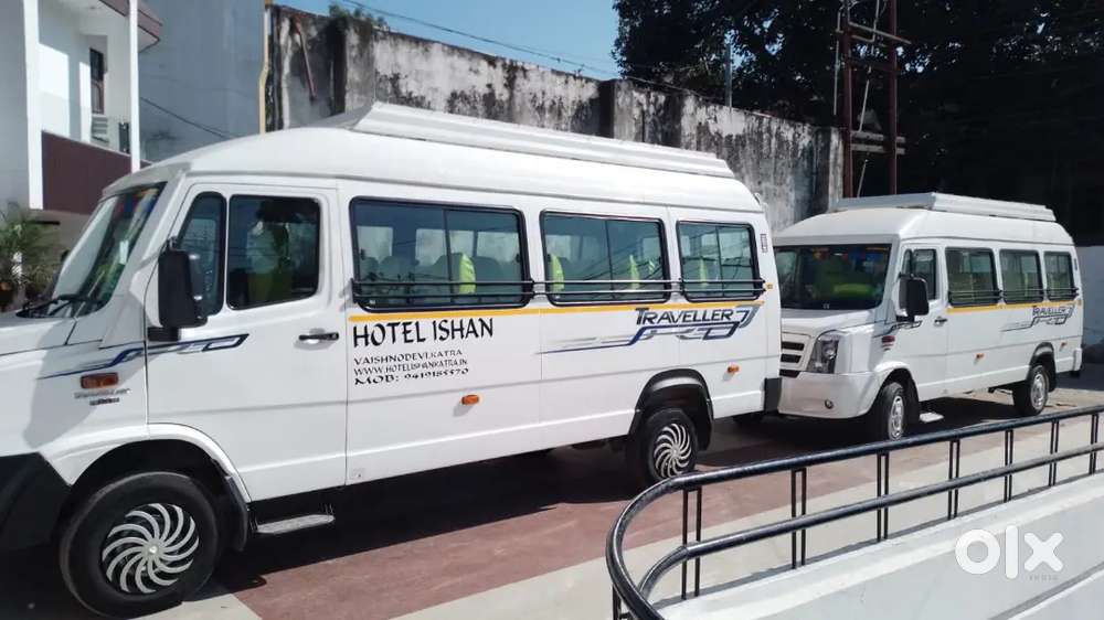 17 Seater Tempo Traveller