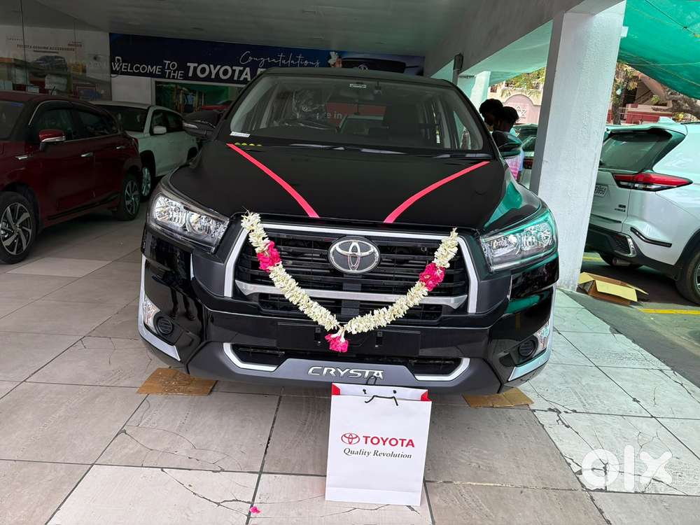 Toyota Innova Crysta 2025 Gx Plus Mt 7star