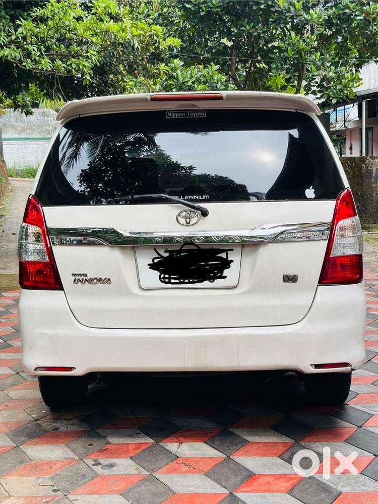 Toyota Innova Diesel 2010 Modelog Keralam New4tyres