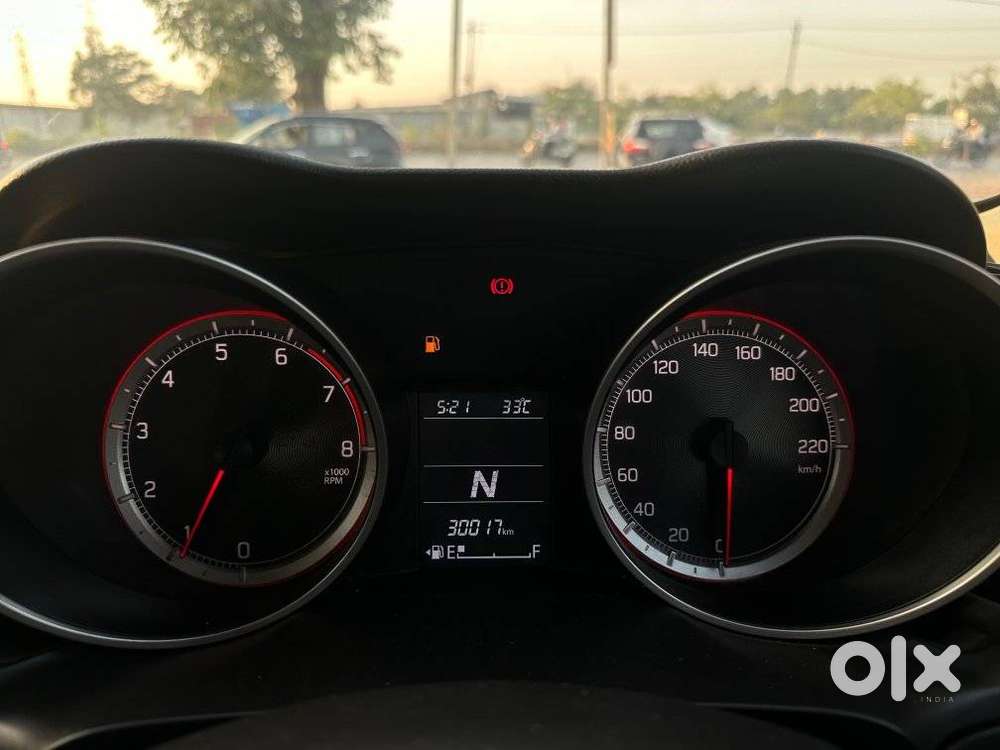 Maruti Suzuki Swift 1.2 Vxi (o), 2022, Petrol
