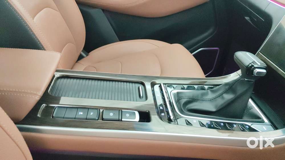 Mg Hector Plus Savvy Pro 1.5 Turbo Petrol Cvt 7 Str, 2023, Petrol