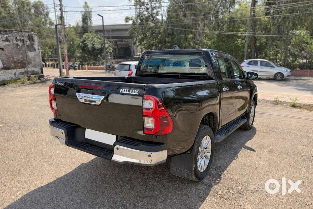 Toyota Hilux 2024 Diesel(2025 Registered)24733 Km Driven