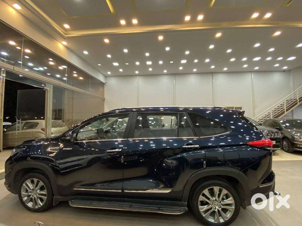 Toyota Innova Hycross 2.0 Zx Hybrid 7 Str, 2024, Petrol