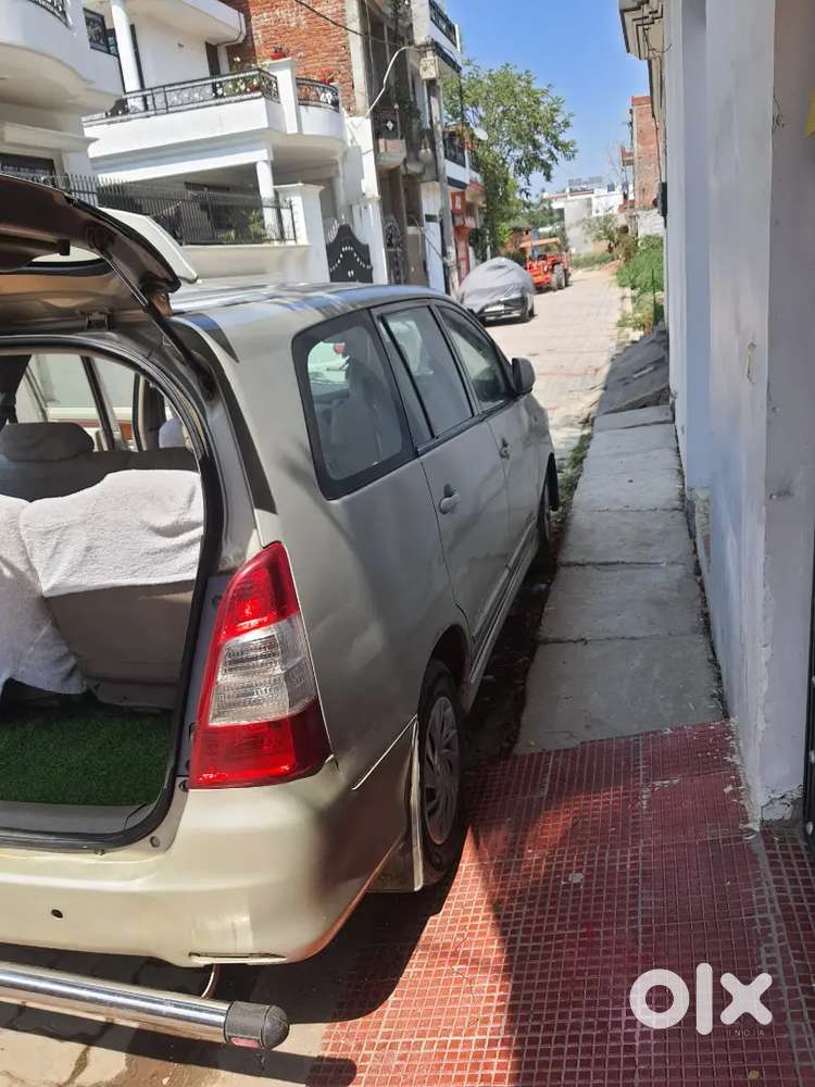 Toyota Innova 2015 Diesel 132000 Km Driven