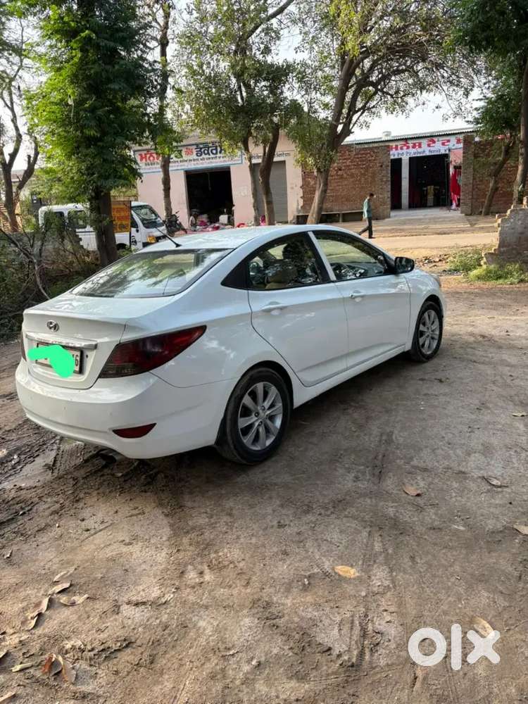 Hyundai Verna 2012