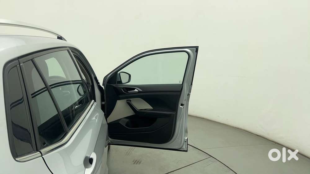 Volkswagen Taigun Topline 1.0 Tsi At (electric Seats), 2022, Petrol