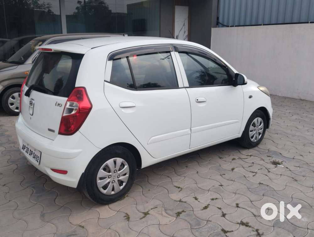 Hyundai I10 Sportz At, 2012, Petrol
