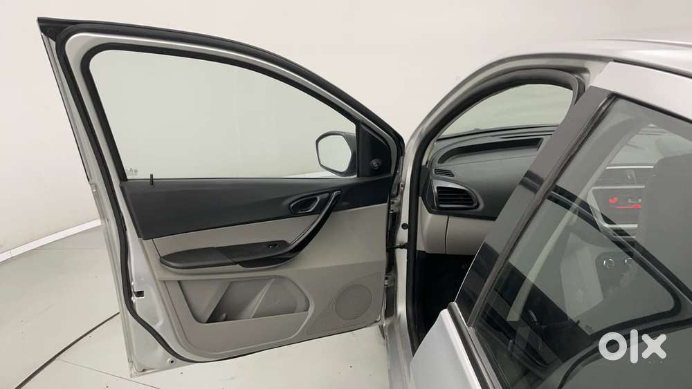 Tata Tiago 1.2 Revotron Xm, 2016, Petrol