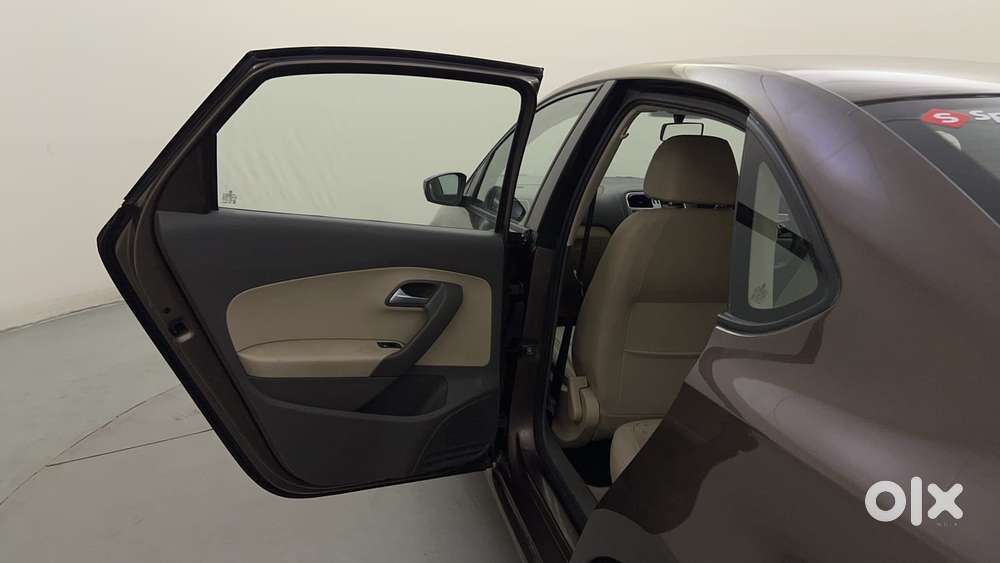 Volkswagen Vento 2010-2013 Petrol Highline, 2015, Petrol