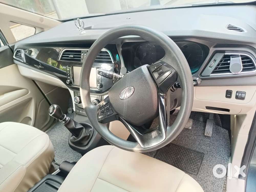 Mahindra Marazzo M6, 2018, Diesel