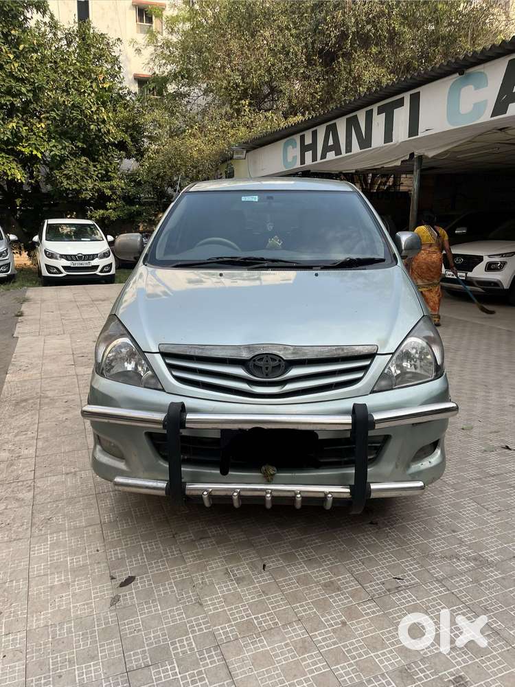 Toyota Innova 2009-2011 2.5 E 8 Str, 2009, Diesel
