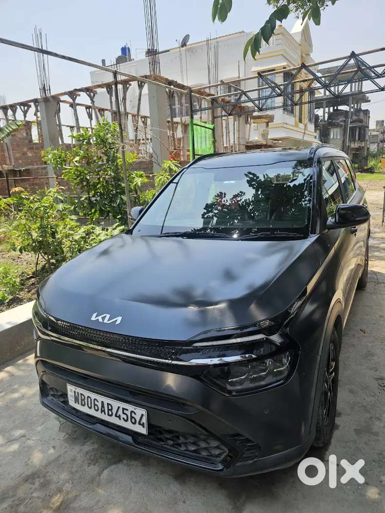 Kia Carens 2025 Petrol Well Maintained