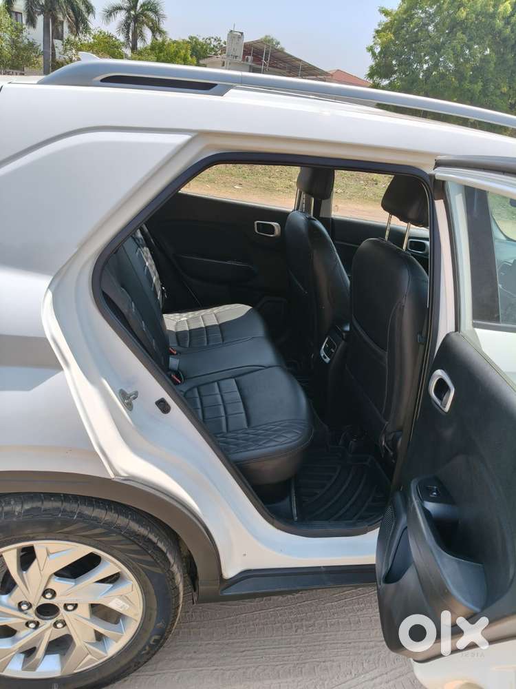 Hyundai Venue Sx Dual Tone, 2022, Diesel