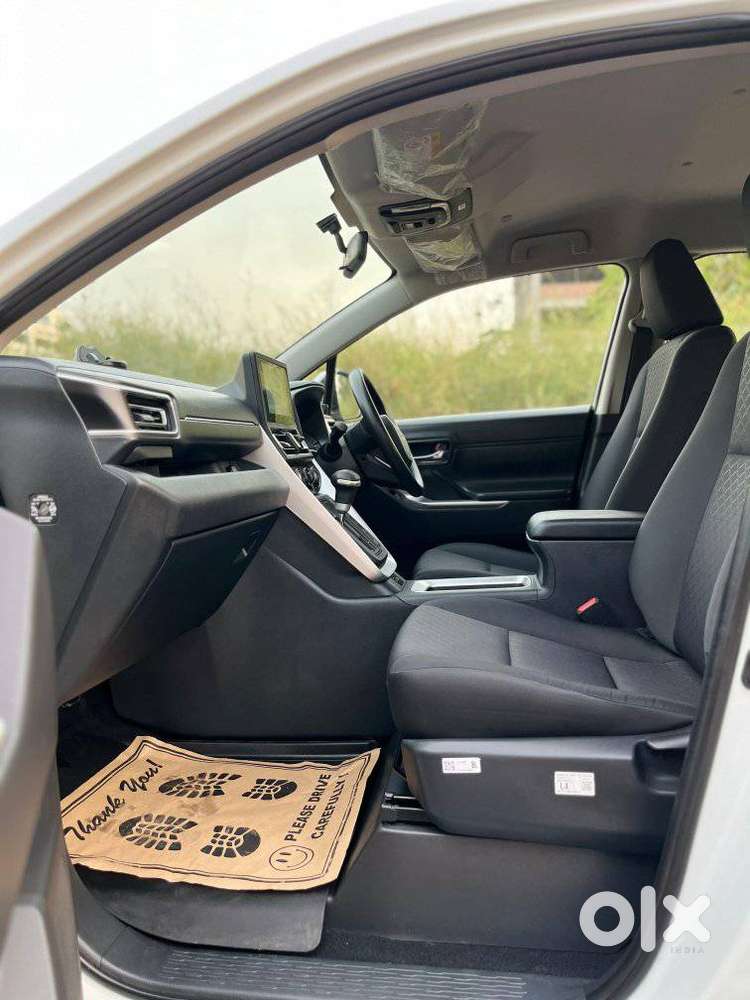 Toyota Innova Hycross 2.0 Gx 8 Str, 2025, Petrol