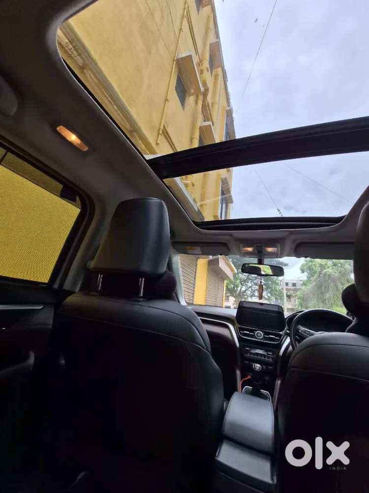 Maruti Suzuki Grand Vitara Top Model 4x4 Drive Mode Alpha Dual Tone