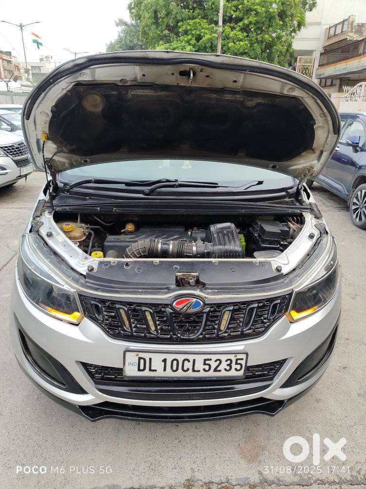 Mahindra Marazzo