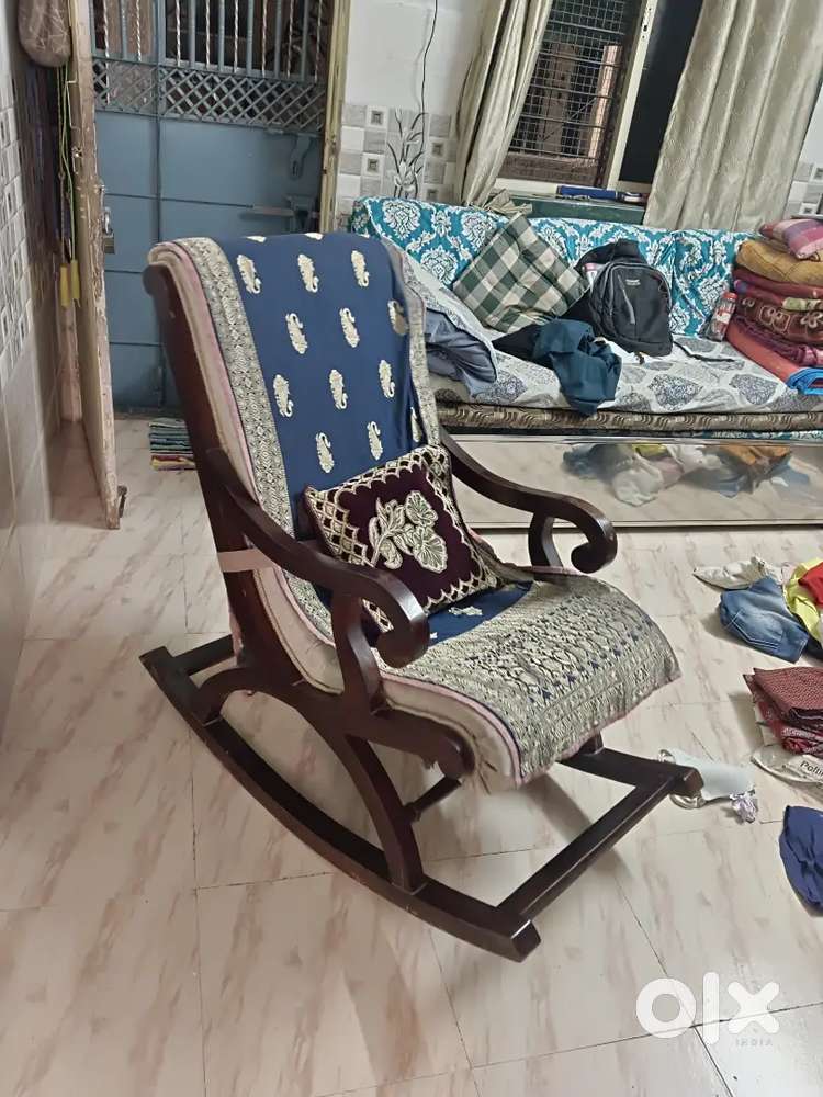 Rocking chair sagwan