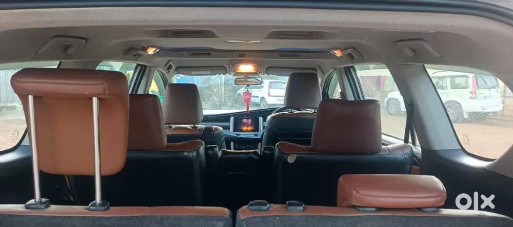 Top Model Innova Crysta Diesel