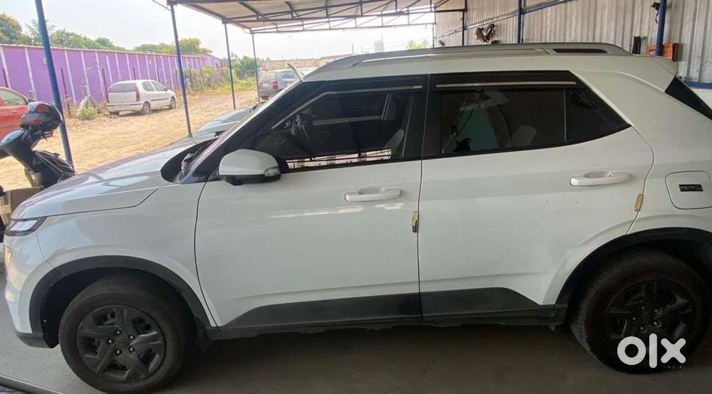 Hyundai Venue 2022 Petrol Well Maintained