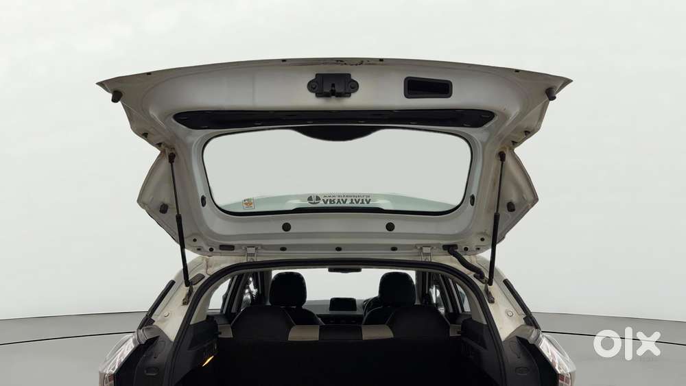 Tata Nexon 1.5 Revotorq Xma Plus (s) Amt, 2023, Petrol
