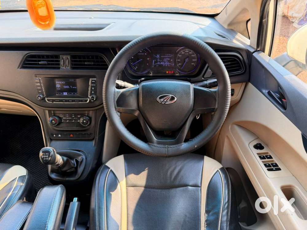 Mahindra Marazzo M4, 2019, Diesel