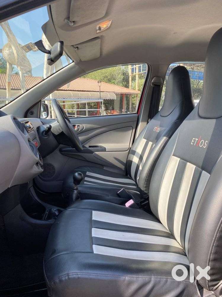 Toyota Etios Liva 2011-2012 G, 2011, Petrol