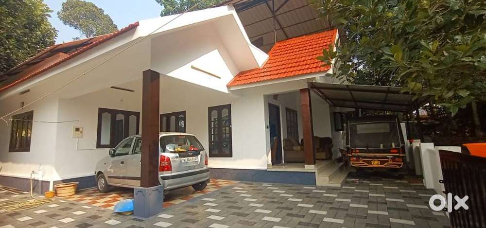 പാലാ - ചേർപ്പുങ്കൽ ഭാഗത്ത് പുതിയ 3 BHK വീടും 10 സെന്റ് സ്ഥലവും