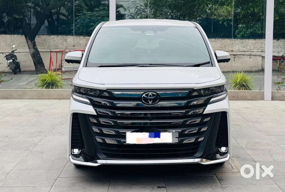 Toyota Vellfire Vip – Executive Lounge, 2024, Petrol