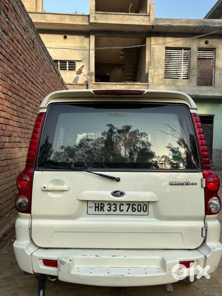 Scorpio White Colour