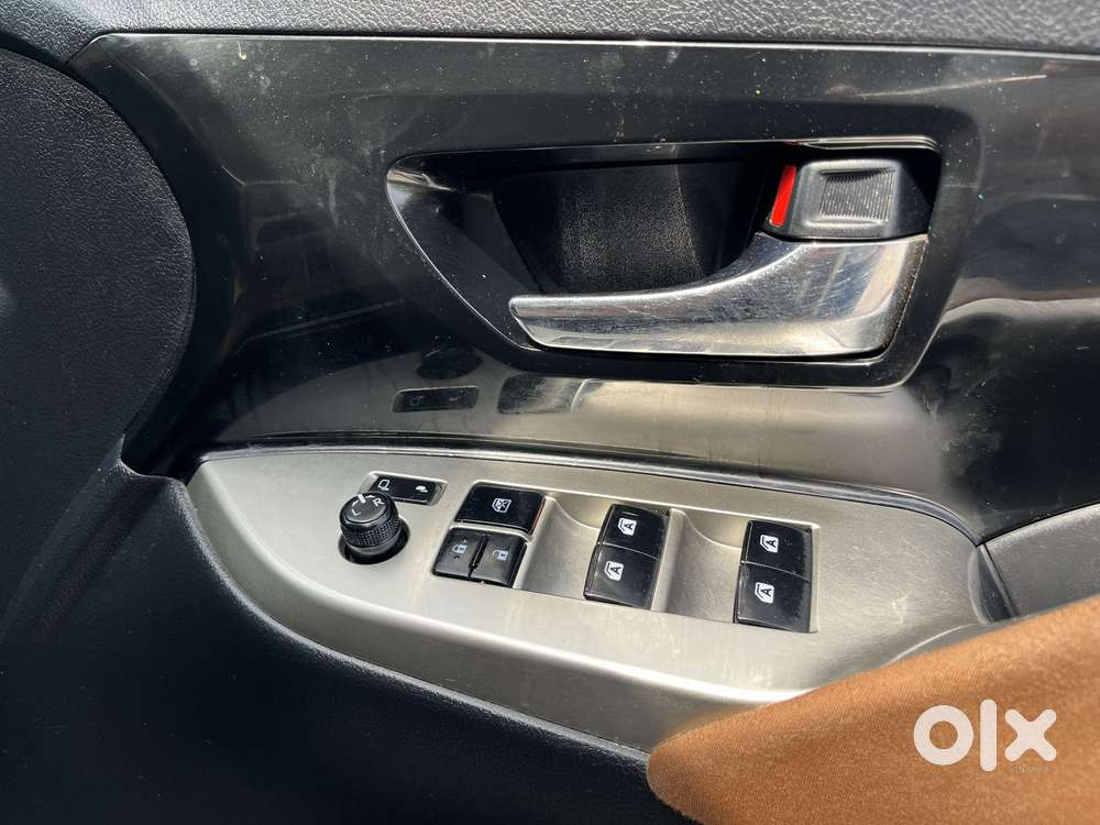 Toyota Innova Crysta 2.7 Zx At, 2017, Petrol