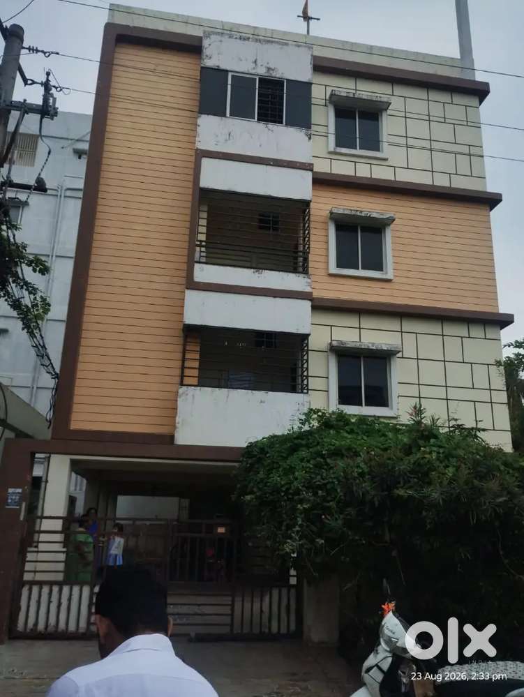 6 years old house best facing and tragery colony are kakinada