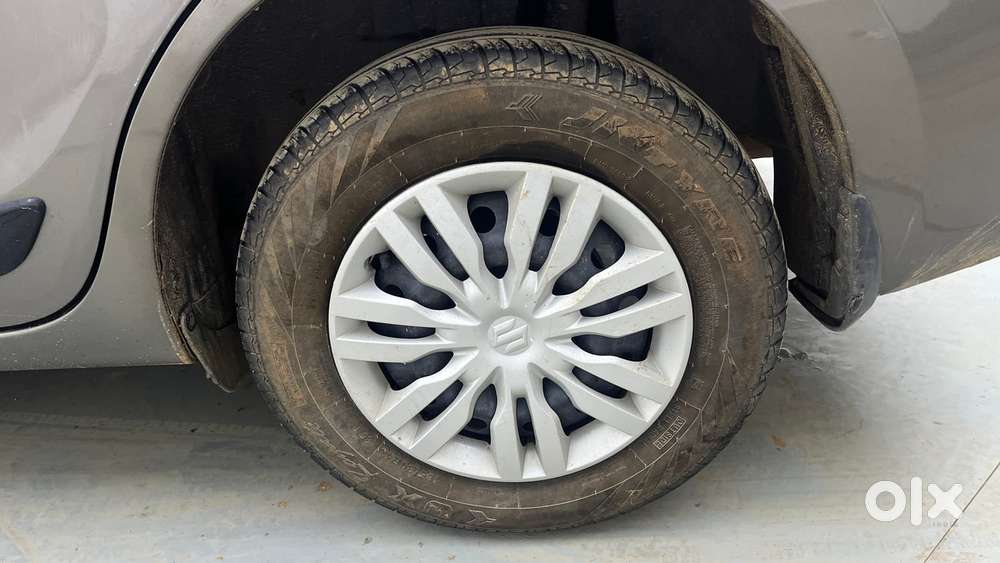 Maruti Suzuki Dzire Vxi Ags, 2024, Petrol