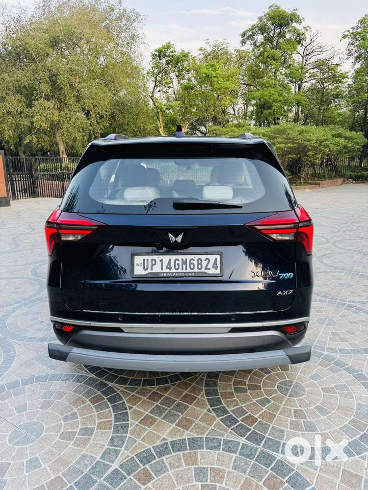Mahindra Xuv700 2.0 Ax 7 Petrol Mt Str, 2025, Petrol