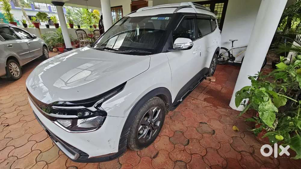 Well Maintained 1st Owner Low Kilometer Kia Carens 2023 Model