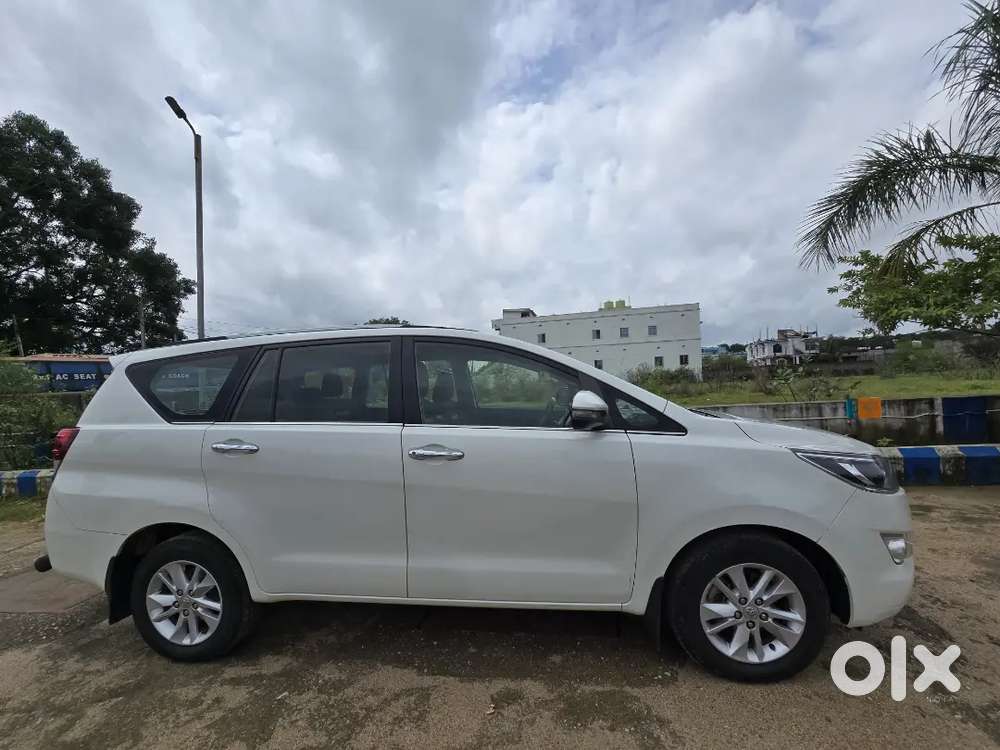 Toyota Innova Crysta 2016 Diesel Mt