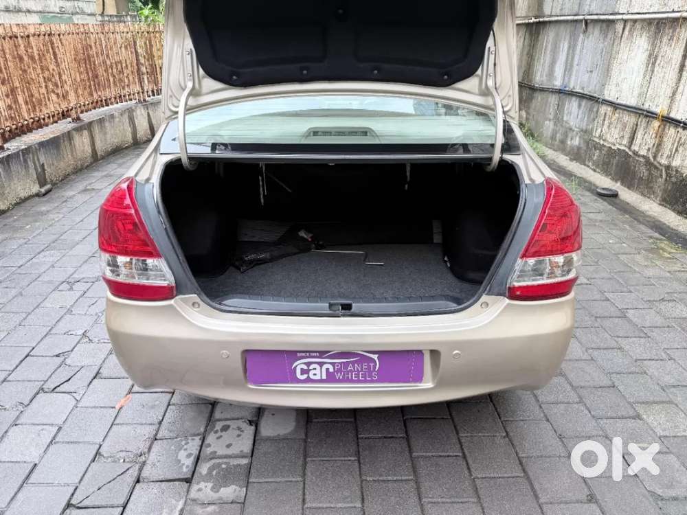 Toyota Etios 1.5 V, 2013, Petrol