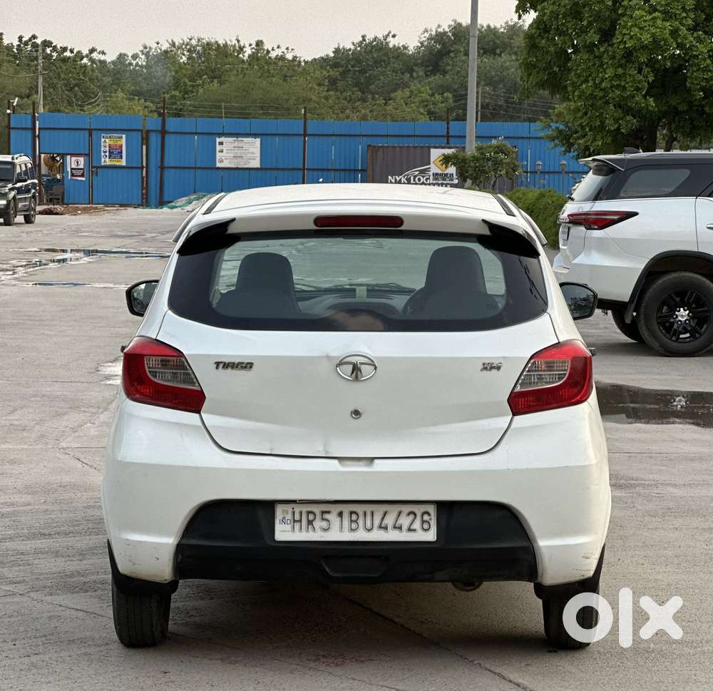 Tata Tiago 1.2 Revotron Xt (o), 2018, Petrol