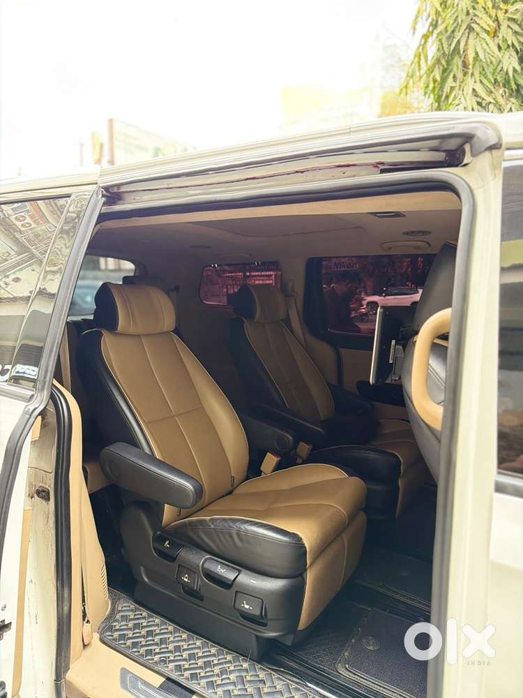 Kia Carnival Limousine 2021