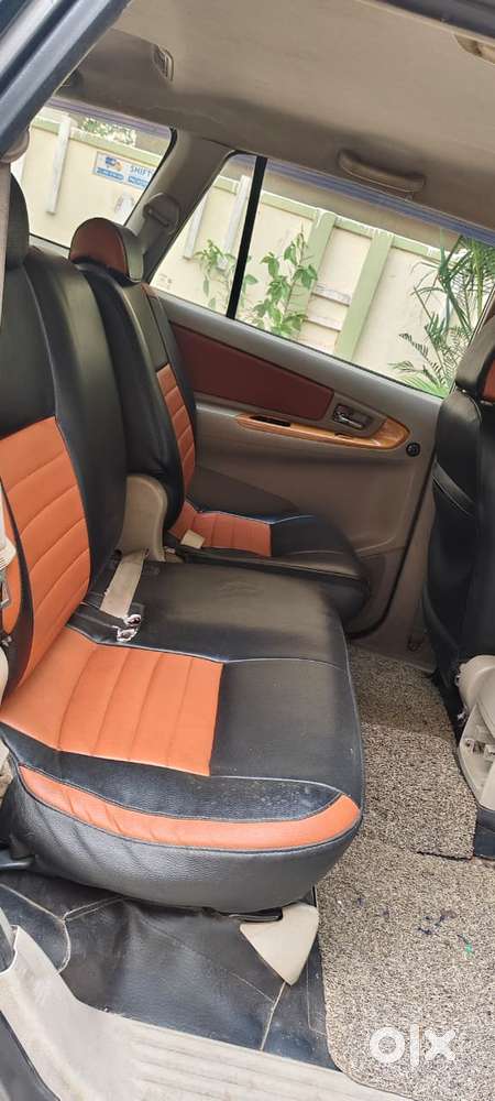 Toyota Innova 2004-2011 2.5 V Diesel 8-seater, 2011, Diesel