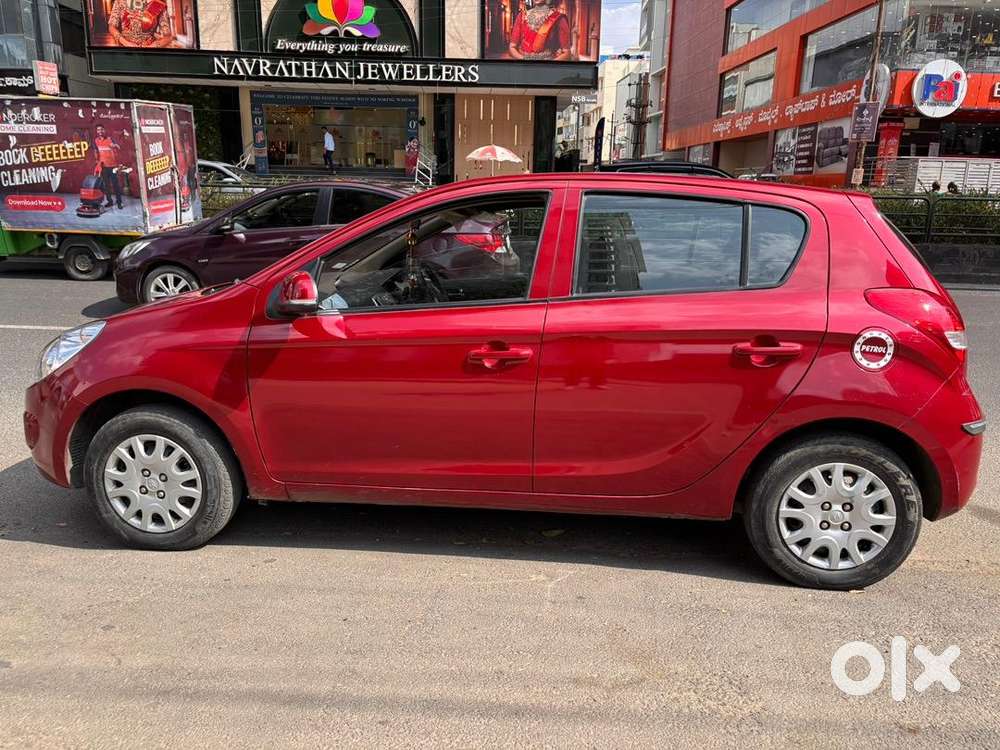 Well Maintained Less Driven I20 For Sale Direct Owner